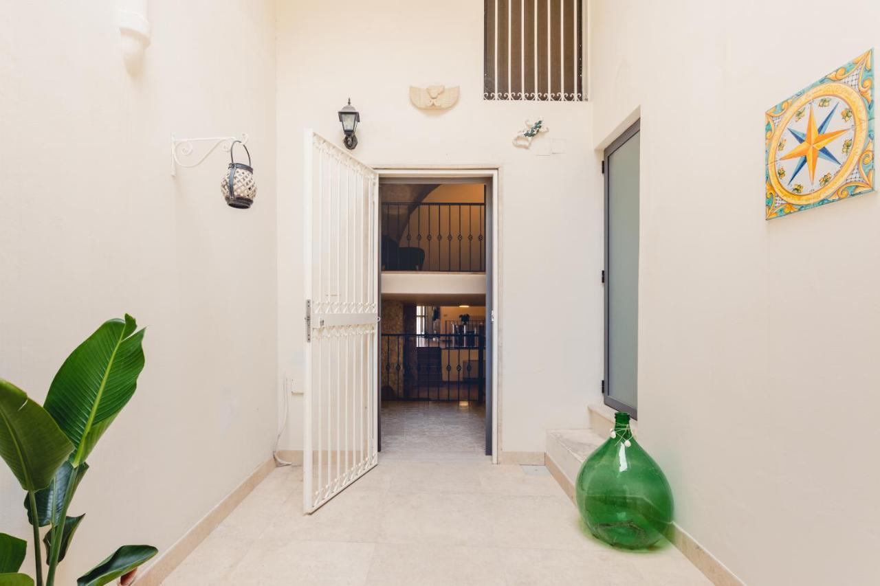 Convivo Apartment Palazzo Galateo Лечче Екстер'єр фото