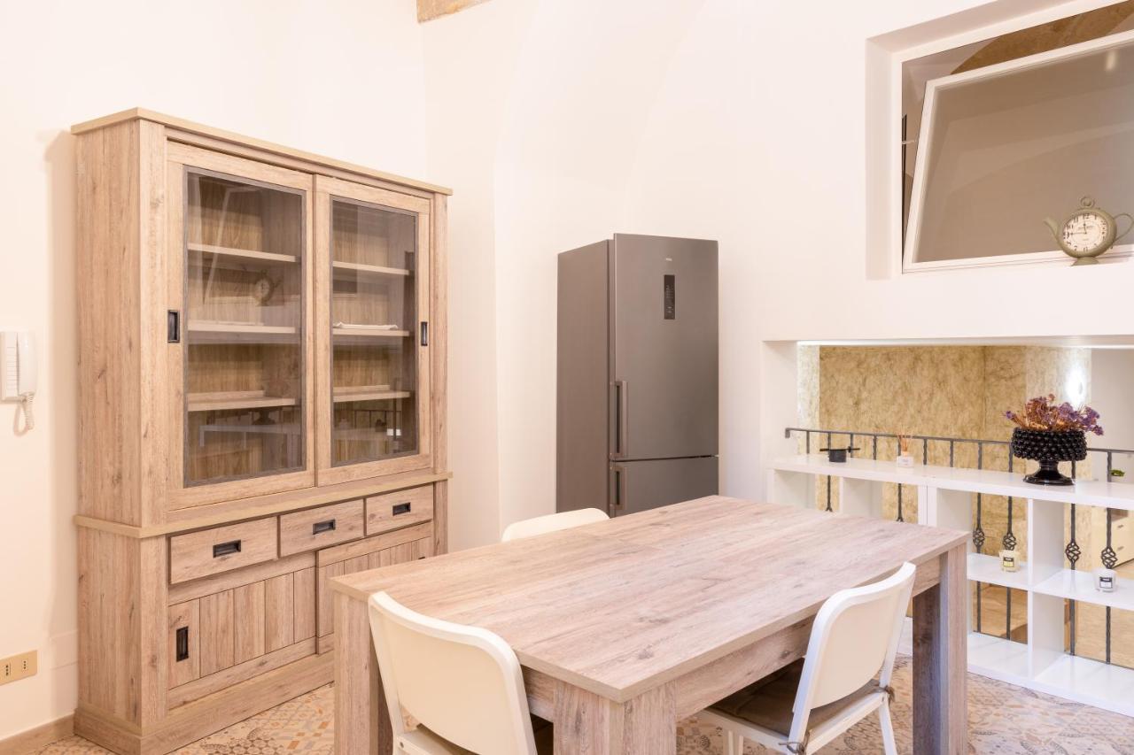 Convivo Apartment Palazzo Galateo Лечче Екстер'єр фото